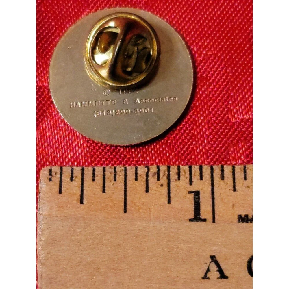 Education Pin Apple Parents Students Teachers Volunteers Gold Tone Lapel